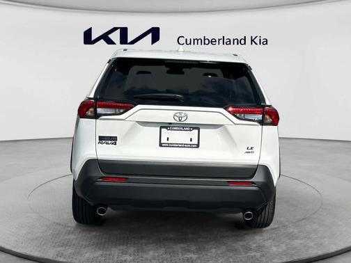 Ice 2025 Toyota RAV4 LE