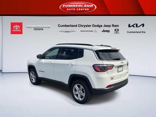Bright White Clearcoat 2023 Jeep Compass Latitude