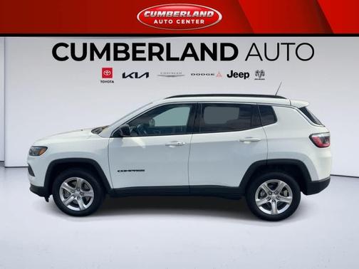 Bright White Clearcoat 2023 Jeep Compass Latitude