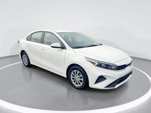 2022 Kia Forte FE