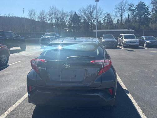 2021 Toyota C-HR XLE