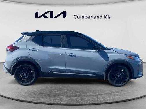 Boulder Gray Metallic 2024 Nissan Kicks SR