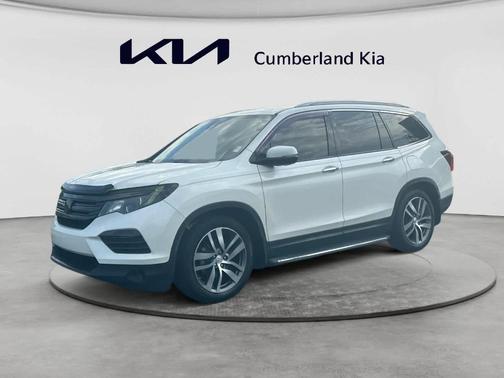 White Diamond Pearl 2017 Honda Pilot Touring