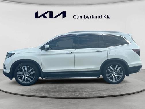 White Diamond Pearl 2017 Honda Pilot Touring