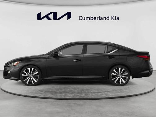 Black 2022 Nissan Altima 2.5 SR