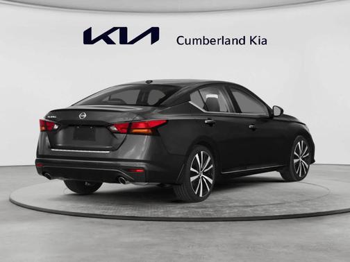 Black 2022 Nissan Altima 2.5 SR