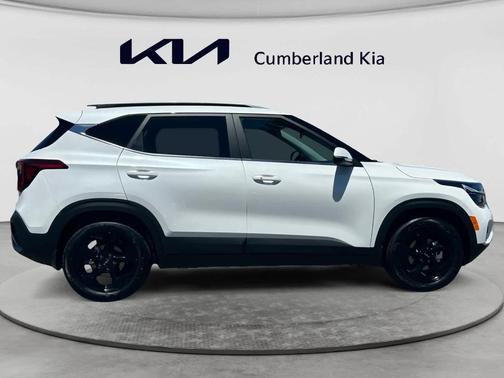 Snow White Pearl 2026 Kia Seltos EX