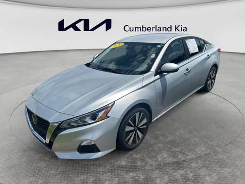Brilliant Silver Metallic 2022 Nissan Altima 2.5 SV