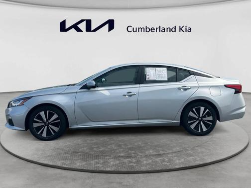 Brilliant Silver Metallic 2022 Nissan Altima 2.5 SV