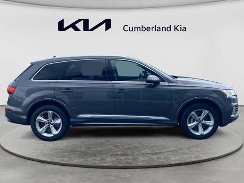 Samurai Gray Metallic 2024 Audi Q7 45 Premium Plus