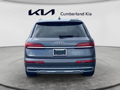 Samurai Gray Metallic 2024 Audi Q7 45 Premium Plus