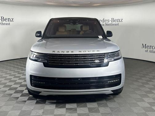 Hakuba Silver 2023 Land Rover Range Rover P400 SE