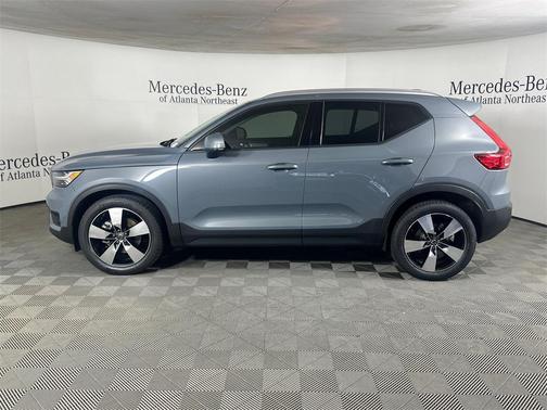 2020 Volvo XC40 T5 Momentum