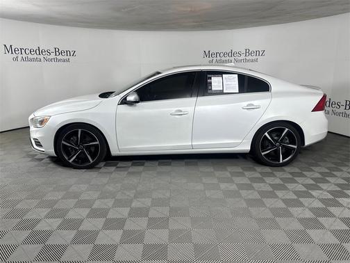 2016 Volvo S60 T6 R-Design Platinum