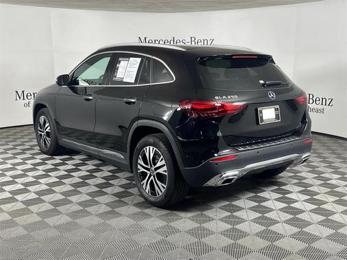 2025 Mercedes-Benz GLA 250 Base