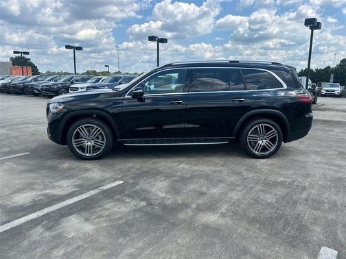 2026 Mercedes-Benz GLS 450 