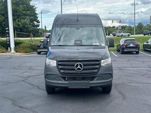 2025 Mercedes-Benz Sprinter 2500 144 WB Standard Roof Passenger