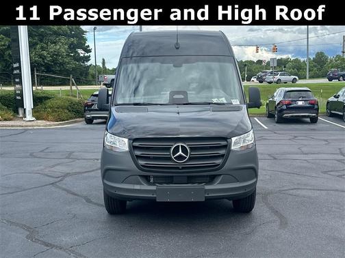 2025 Mercedes-Benz Sprinter 2500 144 WB Standard Roof Passenger