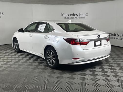 2017 Lexus ES 300h Base