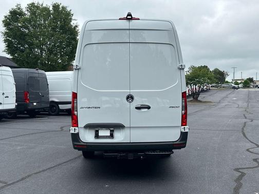 Arctic 2026 Mercedes-Benz Sprinter 2500 170 WB High Roof Extended Cargo