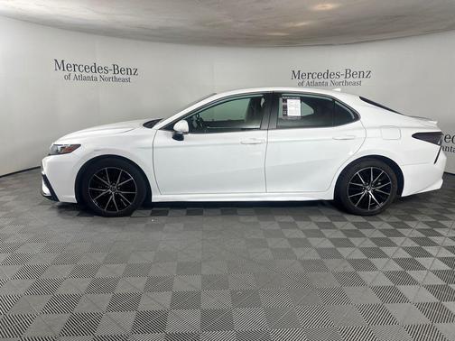 Ice 2023 Toyota Camry SE