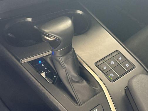 Nori Green Pearl 2024 Lexus UX 250h Premium