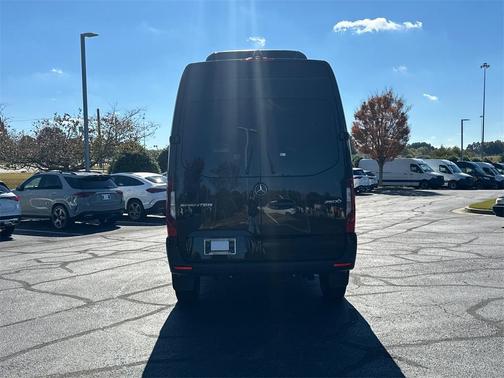 2025 Mercedes-Benz Sprinter 2500 144 WB Standard Roof Passenger
