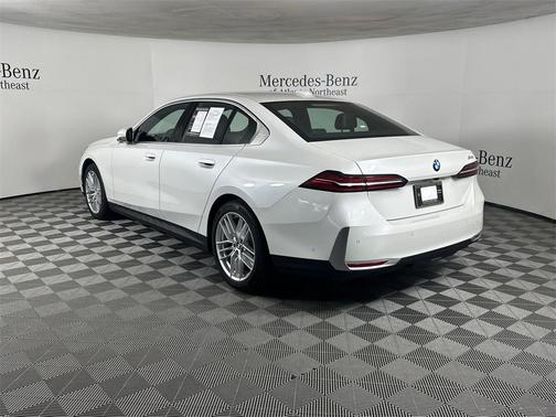 2025 BMW 530 i