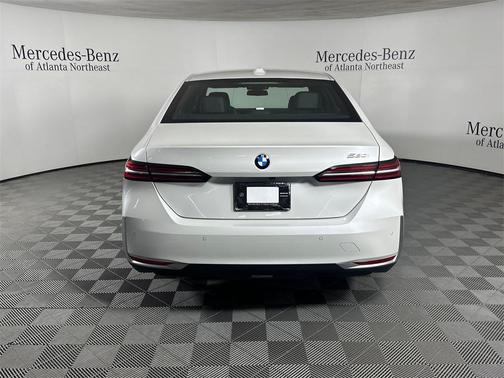 2025 BMW 530 i