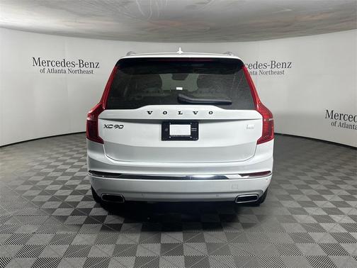 2021 Volvo XC90 Recharge Plug-In Hybrid T8 Inscription Expression 7 Passenger