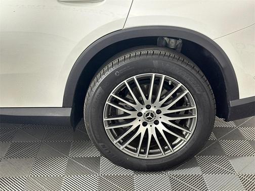 2025 Mercedes-Benz GLC 300 Base