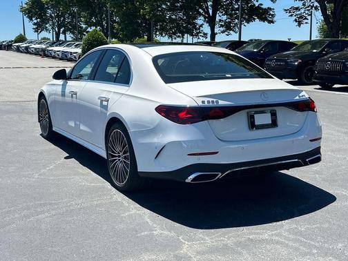 Moonlight 2026 Mercedes-Benz E-Class E 350 4MATIC