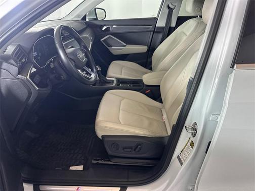 2022 Audi Q3 45 S line Premium