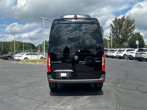 2025 Mercedes-Benz Sprinter 2500 144 WB Standard Roof Passenger