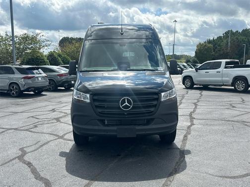 2025 Mercedes-Benz Sprinter 2500 144 WB Standard Roof Passenger