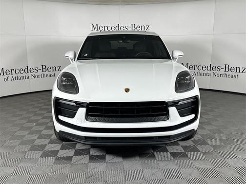 2022 Porsche Macan Base