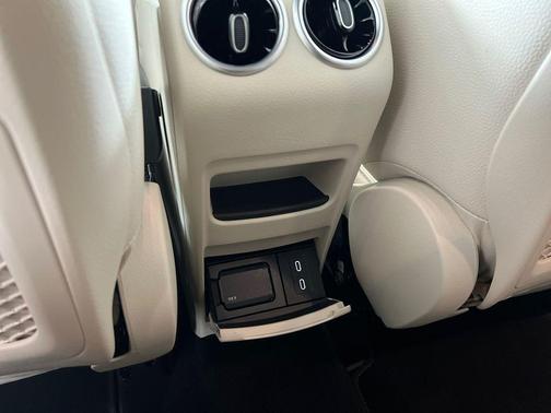 Polar White 2026 Mercedes-Benz GLA 250 Base