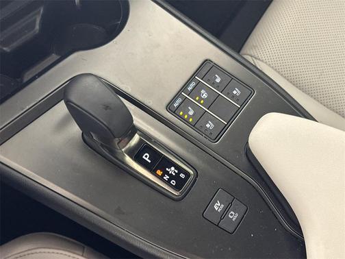 2025 Lexus UX 300h 300H