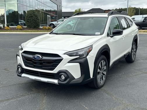 Crystal White Pearl 2024 Subaru Outback Limited
