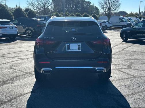 2026 Mercedes-Benz GLA 250 Base 4MATIC