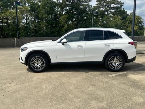 2026 Mercedes-Benz GLC 300 Base
