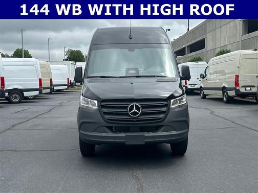 2025 Mercedes-Benz Sprinter 2500 Standard Roof