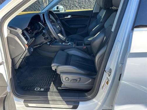 2020 Audi Q5 40 Premium Plus