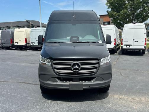 Obsidian Black 2026 Mercedes-Benz Sprinter 2500 High Roof