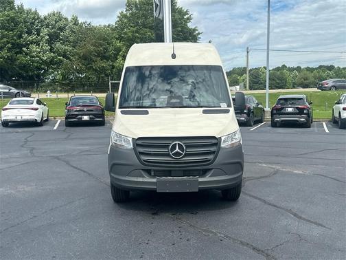 2025 Mercedes-Benz Sprinter 2500 144 WB Standard Roof Passenger