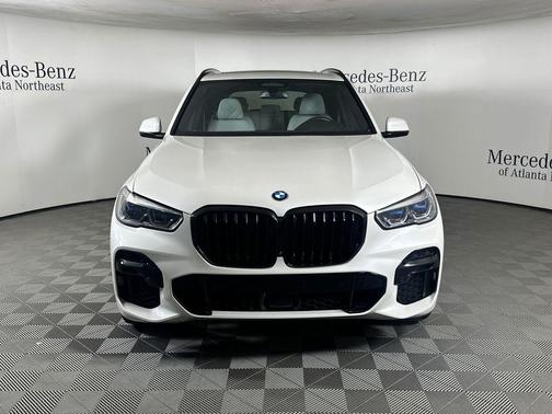 Mineral White Metallic 2023 BMW X5 xDrive40i