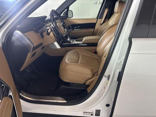 Fuji White 2023 Land Rover Range Rover P400 SE