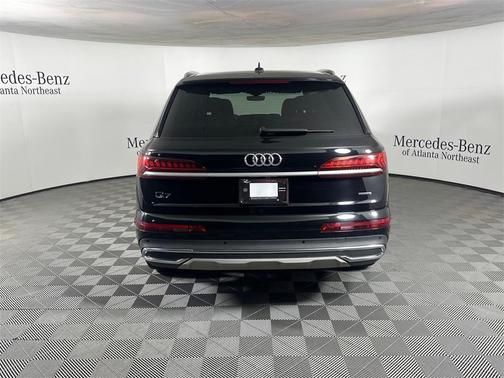 2021 Audi Q7 45 Premium Plus