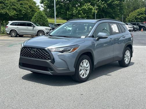2024 Toyota Corolla Cross LE