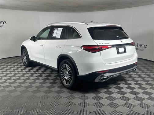 2025 Mercedes-Benz GLC 300 Base